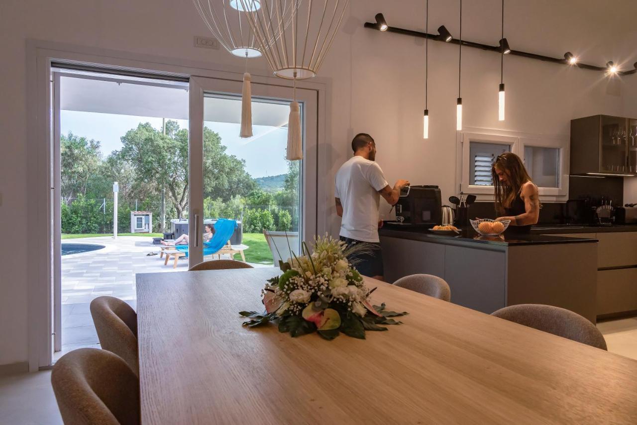 Villa Golden Root Real Estate San Teodoro  Esterno foto