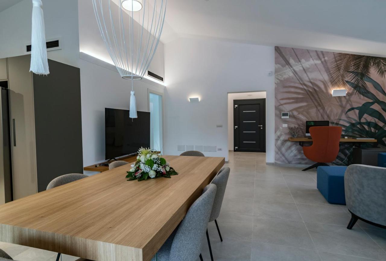 Villa Golden Root Real Estate San Teodoro  Esterno foto