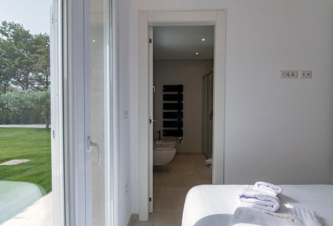 Villa Golden Root Real Estate San Teodoro  Esterno foto