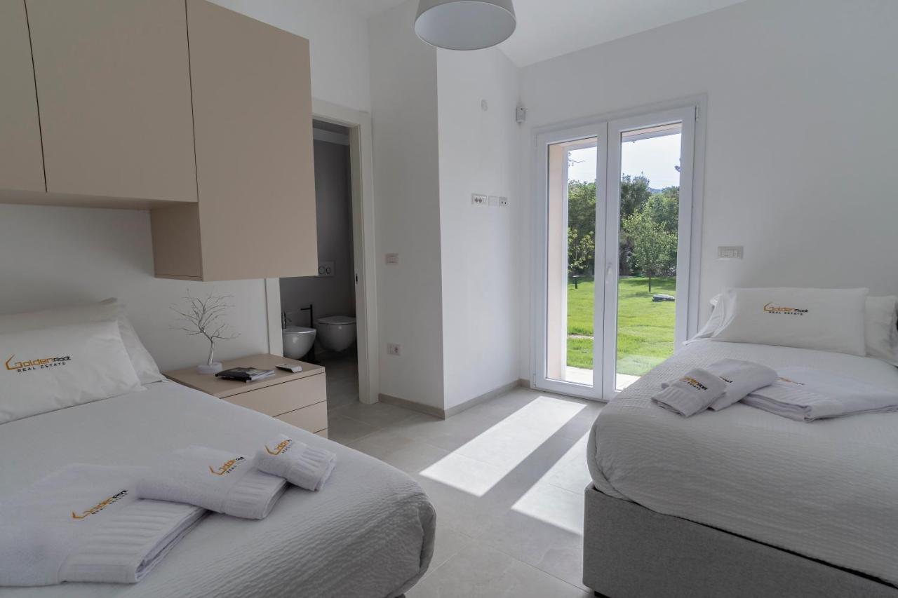 Villa Golden Root Real Estate San Teodoro  Esterno foto